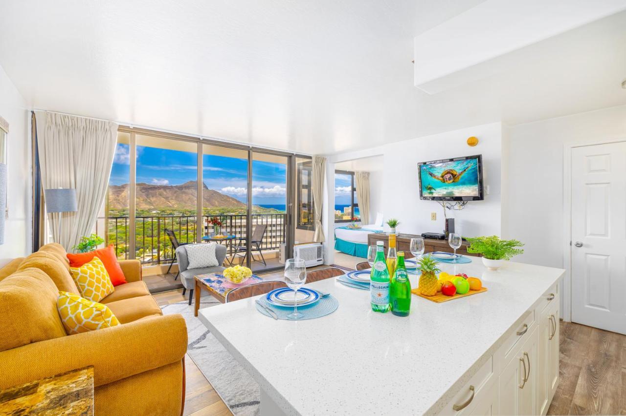 Appartamento Beautiful Ocean And Diamond Head Views With Parking Honolulu Esterno foto