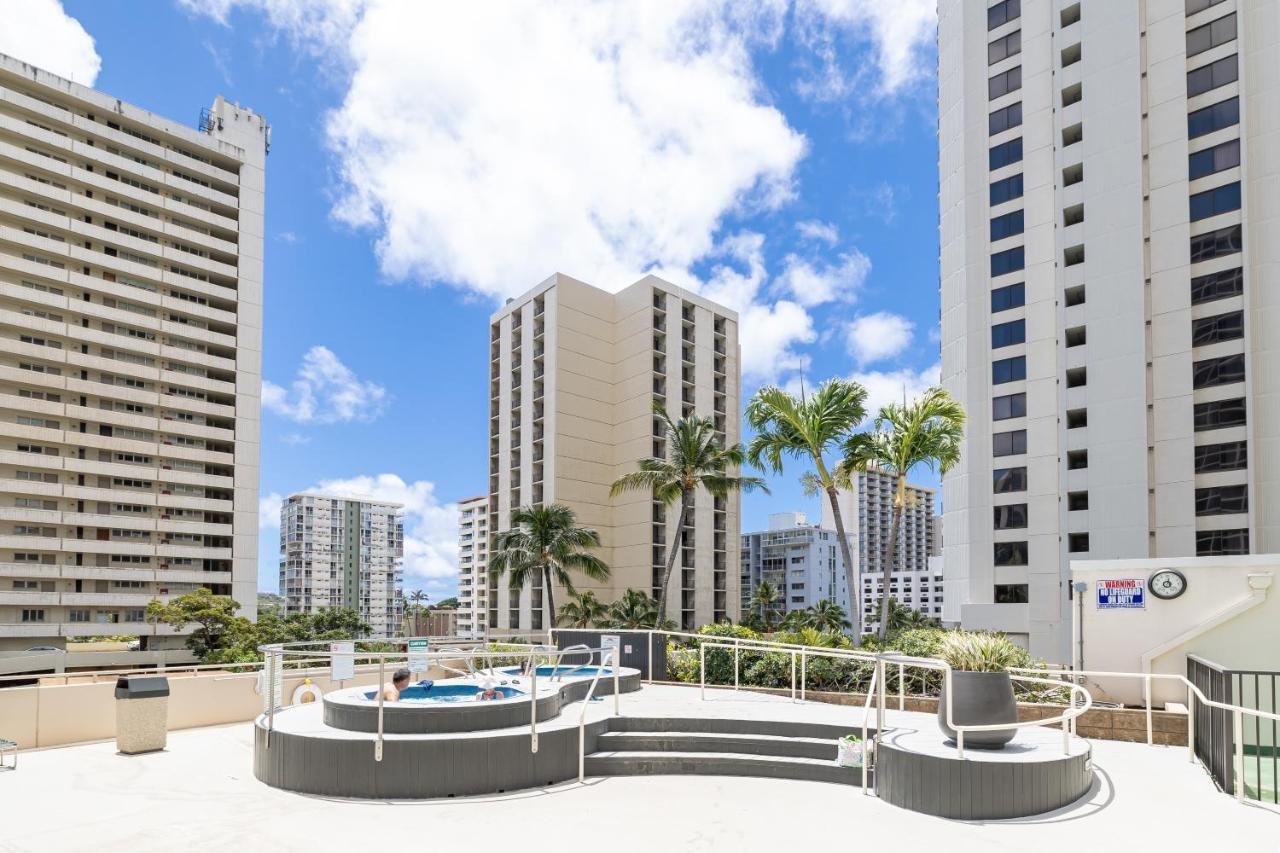 Appartamento Beautiful Ocean And Diamond Head Views With Parking Honolulu Esterno foto