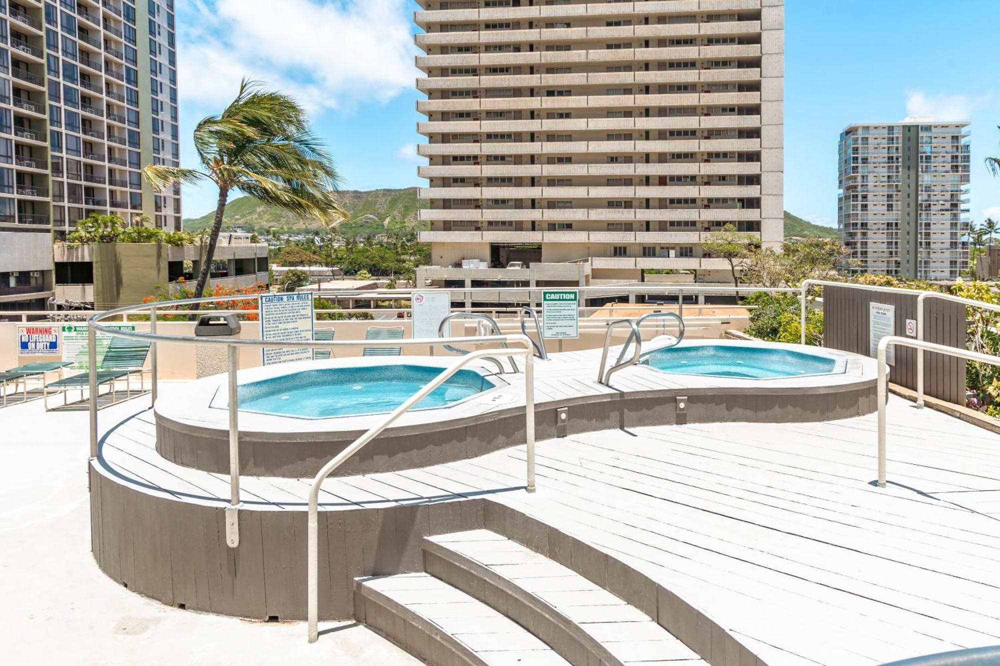 Appartamento Beautiful Ocean And Diamond Head Views With Parking Honolulu Esterno foto