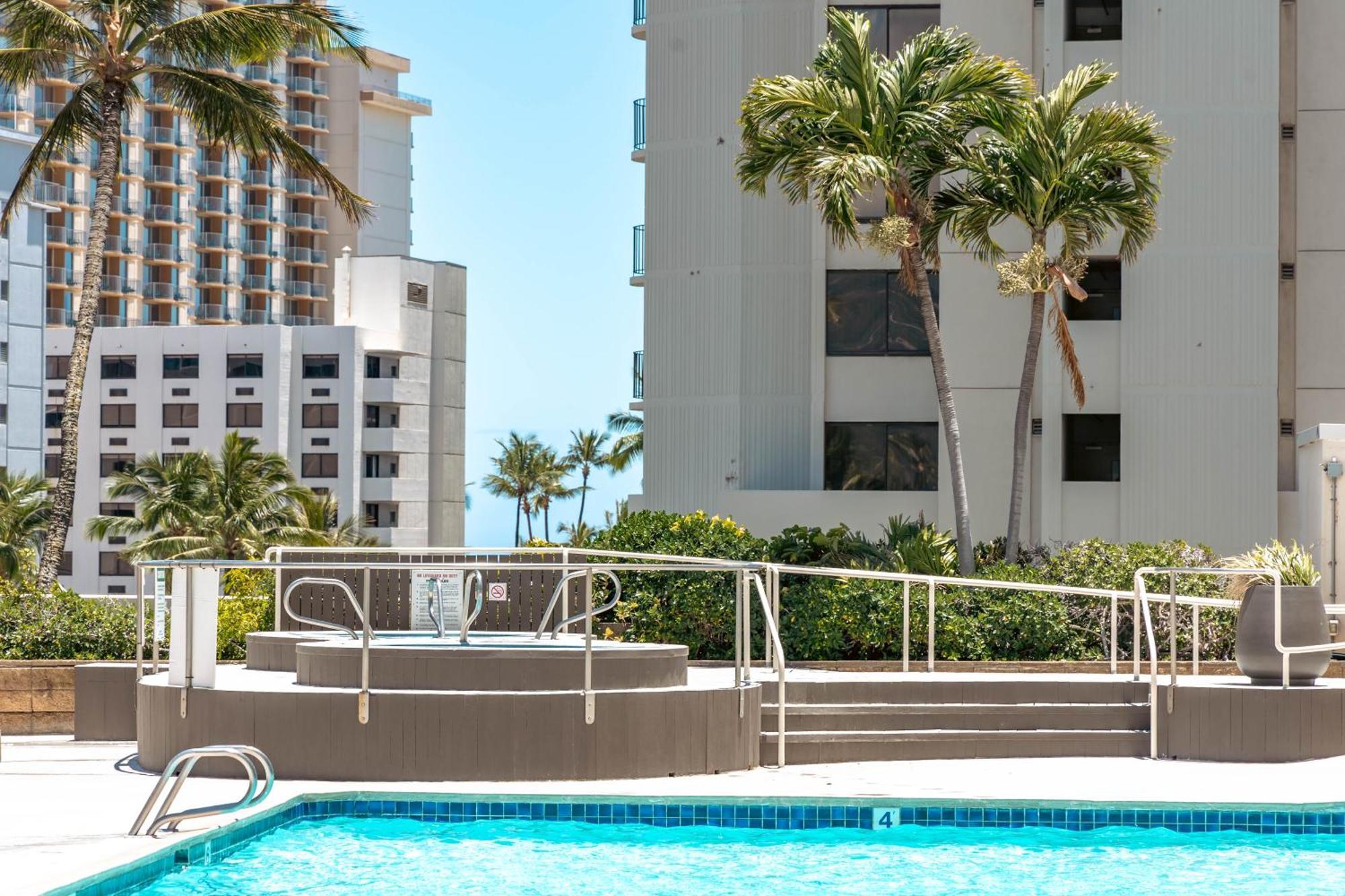 Appartamento Beautiful Ocean And Diamond Head Views With Parking Honolulu Esterno foto